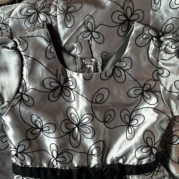 Silver and black formal dress with velvet shrug jacket (girls) - Picture 4 of 7
